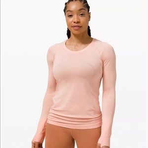 Lululemon Swiftly Tech Long Sleeve Shirt 2.0 in a size 4.